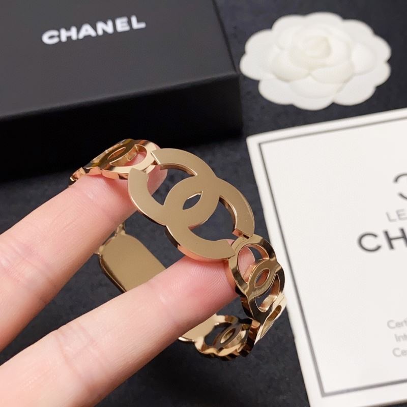 Ch**el bracelets